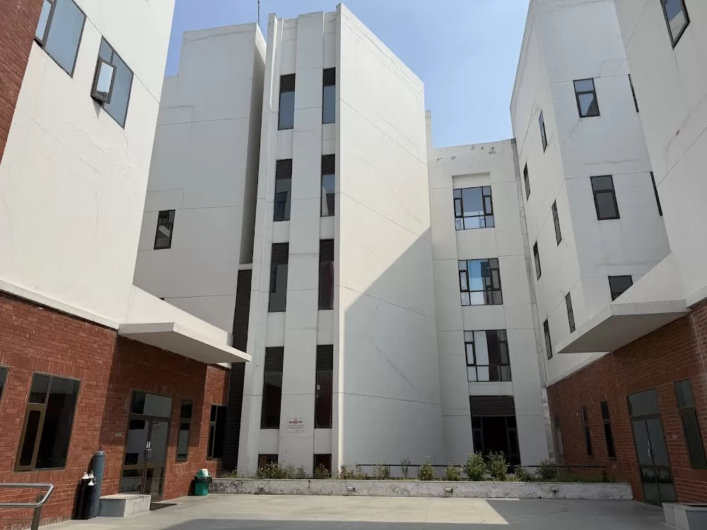 Indira Gandhi Eye Hospital: Best Eye hospital in Gurgaon, Lasik Surgery, Cataract Surgery - Photo 8