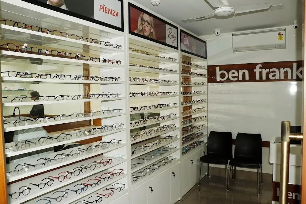 Dr. Tushar Bhatt – Refractive Surgeon | Cataract Surgery | Lasik Eye Surgeon | Keratoconus Eye in Satellite Ahmedabad - Photo 7
