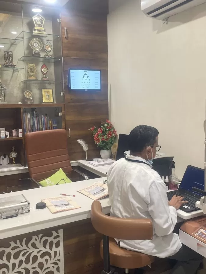 Puru Eye Hospital - Photo 8