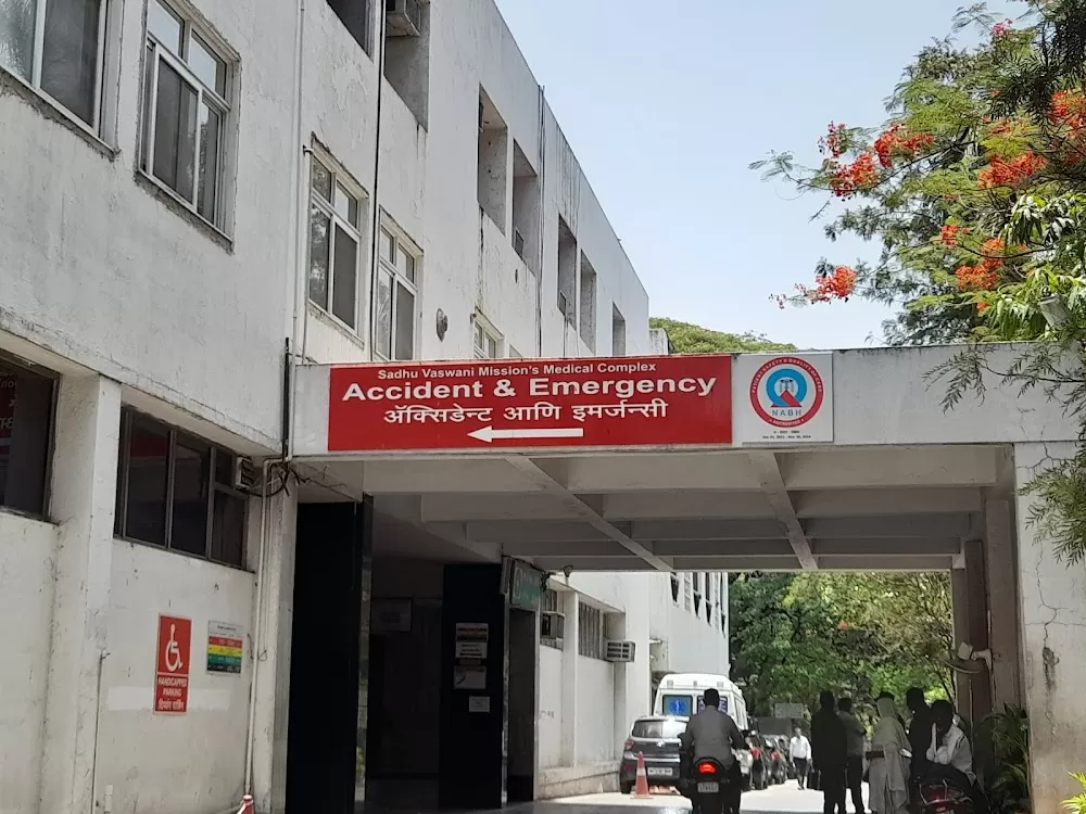 Sadhu Vaswani Missions Medical Complex - Photo 2