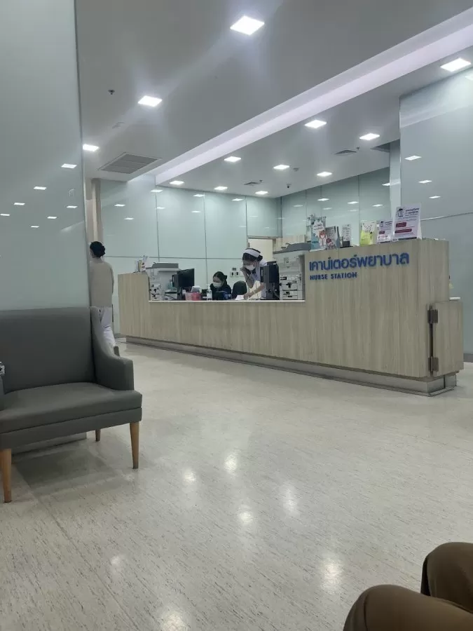 Synphaet Seriruk Hospital - Photo 4