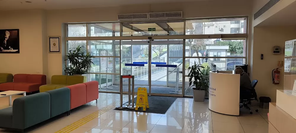 Yeditepe University Eye Center - Photo 6
