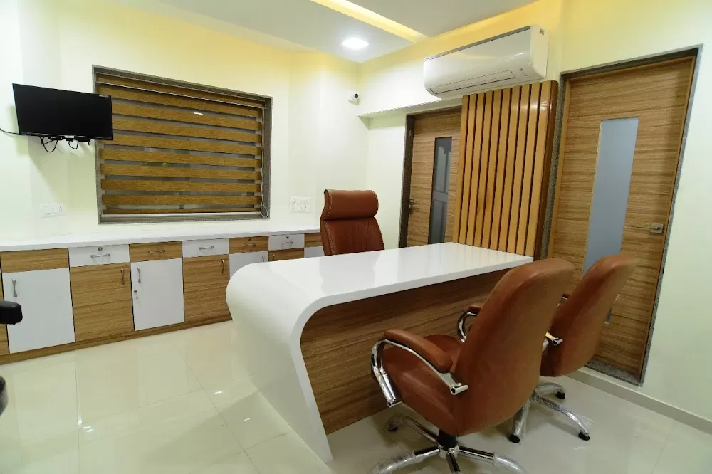 𝗗𝗜𝗩𝗬𝗔𝗠 𝗘𝗬𝗘 𝗛𝗢𝗦𝗣𝗜𝗧𝗔𝗟 BEST CASHLESS CATARACT LASIK EYE SPECIALIST AHMEDABAD - Photo 3