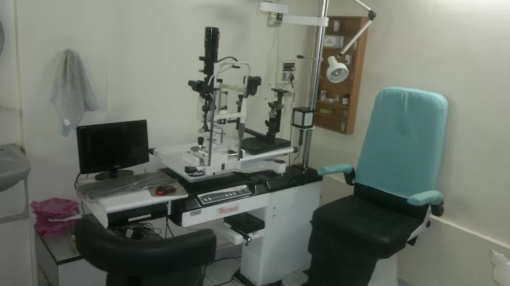 Drishti Eye Care Institute - Photo 4