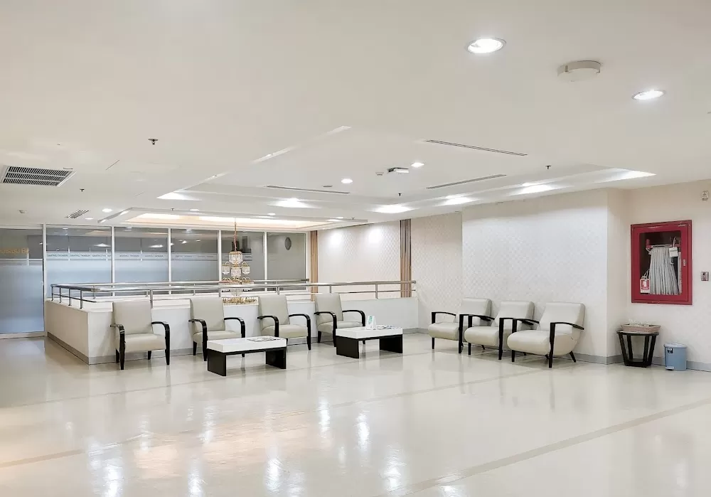 Samitivej Thonburi Hospital - Photo 2