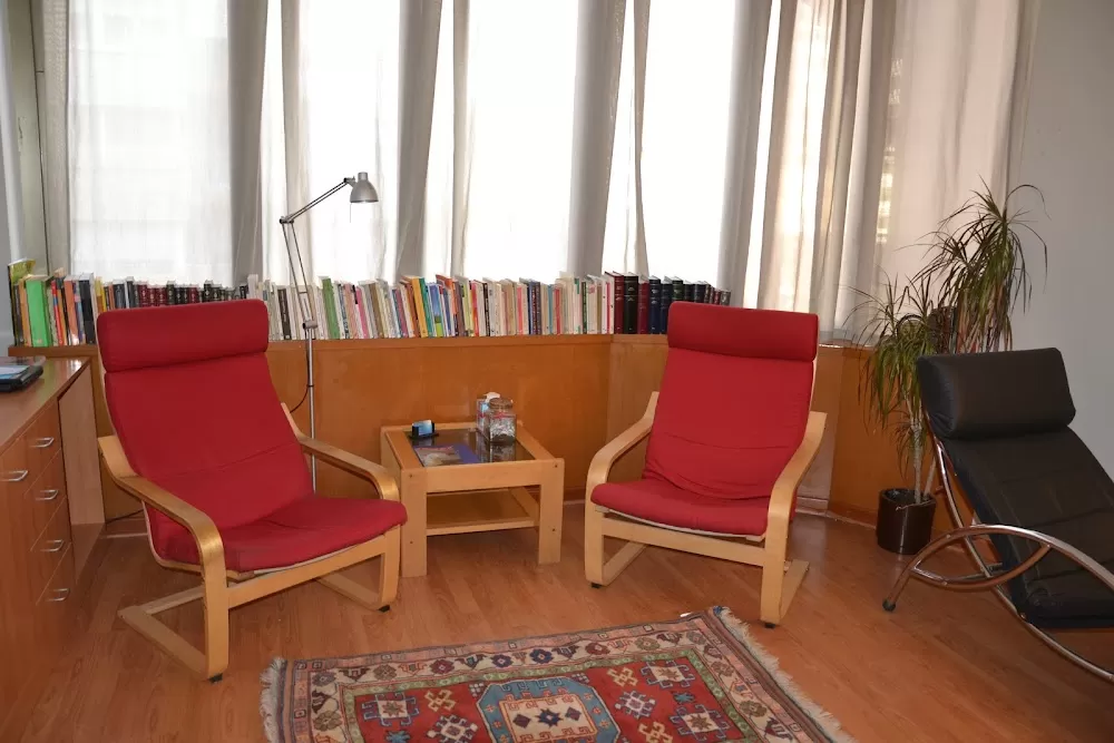UNITAT DE PSICOTERAPIA BCN: Psiquiatria, Psicologia i Psicoanàlisi - Photo 3