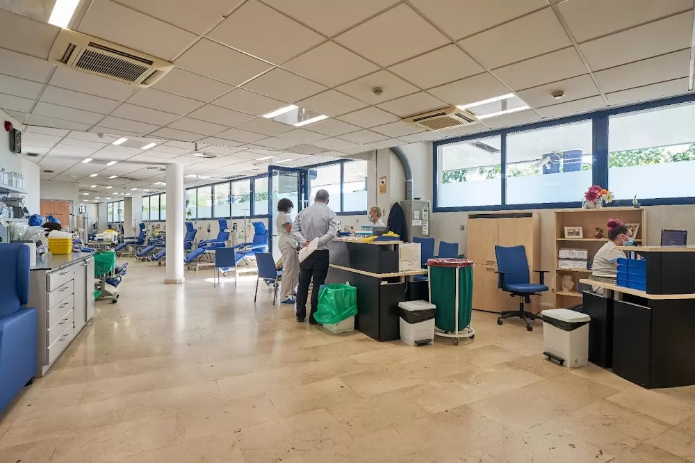 Comprehensive Cancer Center CLARA CAMPAL - Photo 4