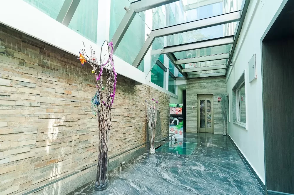 Apollo Dental Clinic, Nungambakkam | Best Dental Clinic in Chennai | Root Canals, Aligners, Implants, Crowns - Photo 3