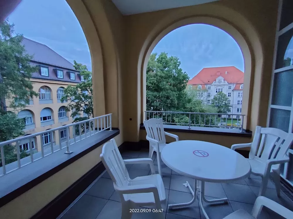 Department of Ophthalmology, University of Munich - Photo 3
