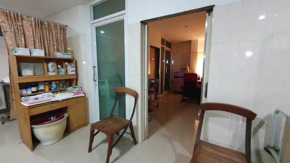 Thiti Clinic - Photo 3