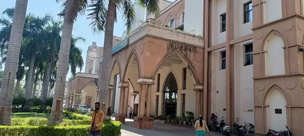 People's Dental Hospital - Photo 3
