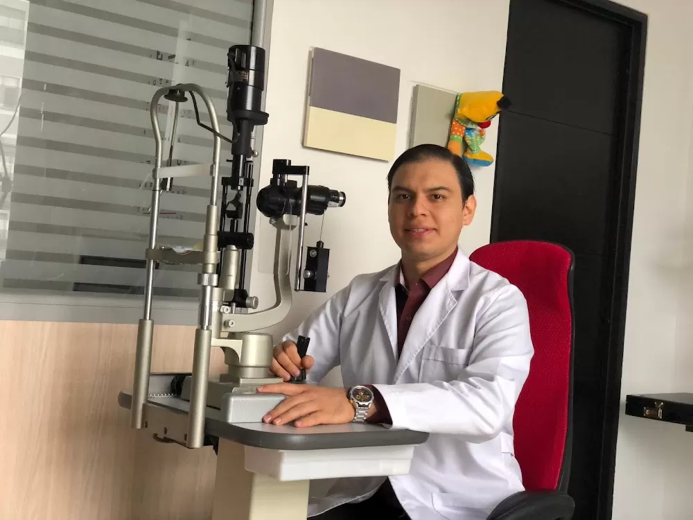 Dr. Leonardo Alvarez Osorio - Photo 2