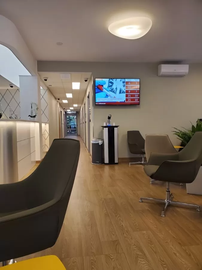 Swiss Prémium Egészségközpont - Újbuda - Medical Clinic - Photo 1