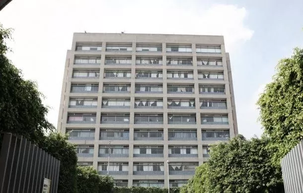 Torre de Especialidades del Hospital Civil de Guadalajara - Photo 1