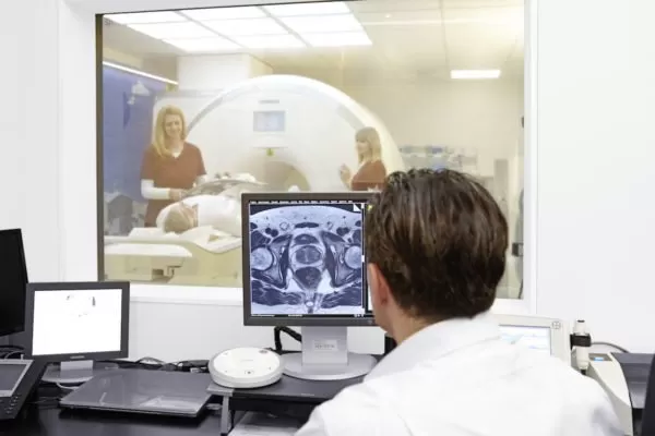 ALTA Klinik - Radiologische Privatklinik - MRT Prostata Berlin - Photo 3