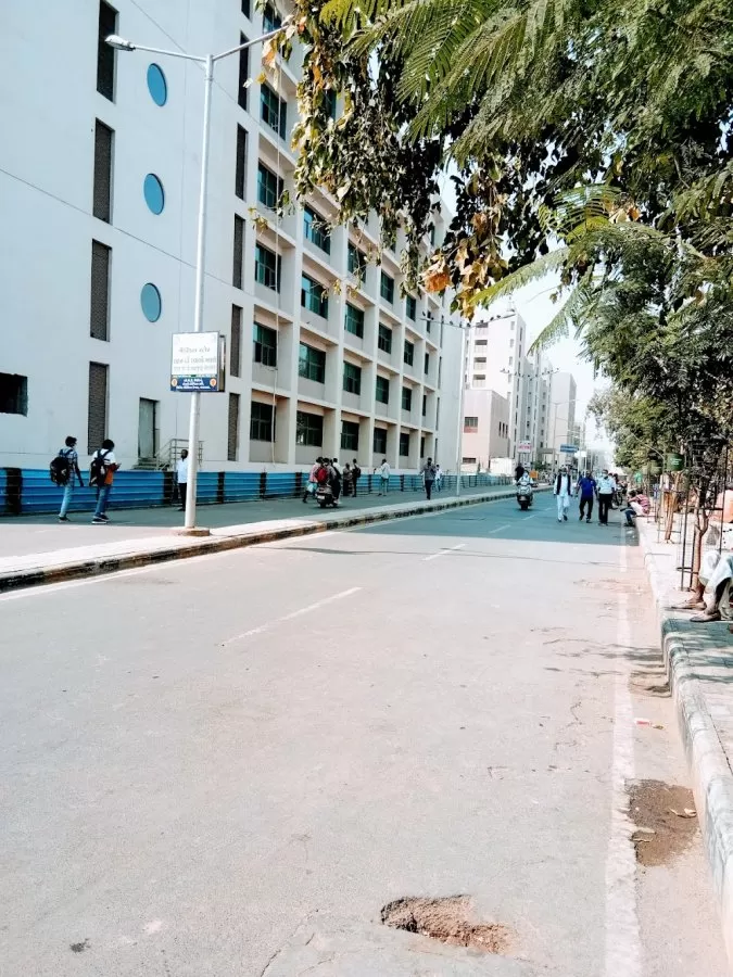 The Gujarat Cancer & Research Institute - Photo 6