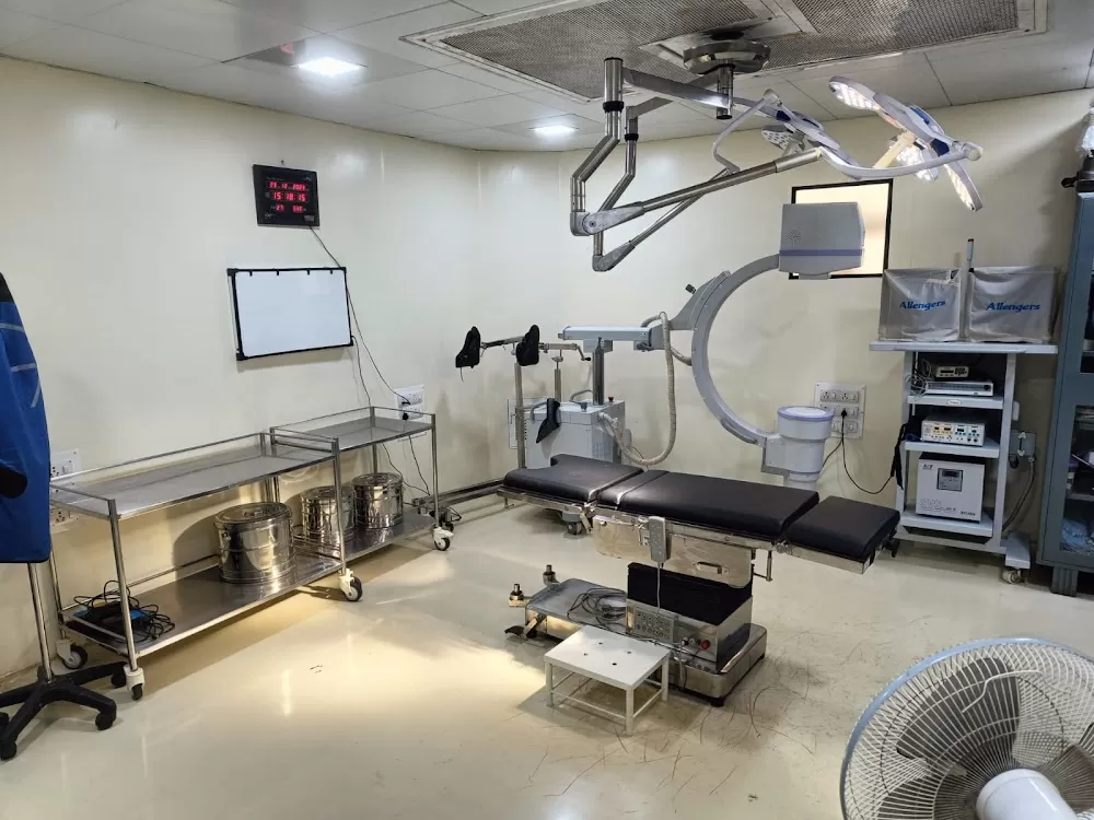 Matruseva Hospital| मातृ सेवा हॉस्पिटल | Dr. Yash Shah Orthopaedic| Dr. Kishore Shah Gynaecologist| Dr. Swati Shah ENT - Photo 6