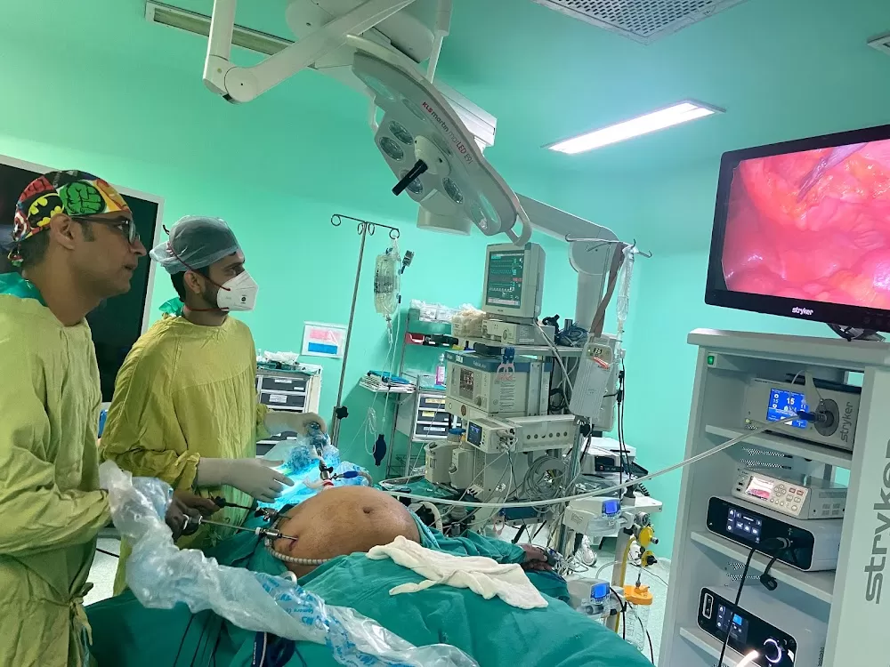 Dr. Asit Arora - Best Oncologist in Apollo Hospitals, Delhi | Stomach Cancer | Colon Cancer Treatment in Delhi - Photo 1