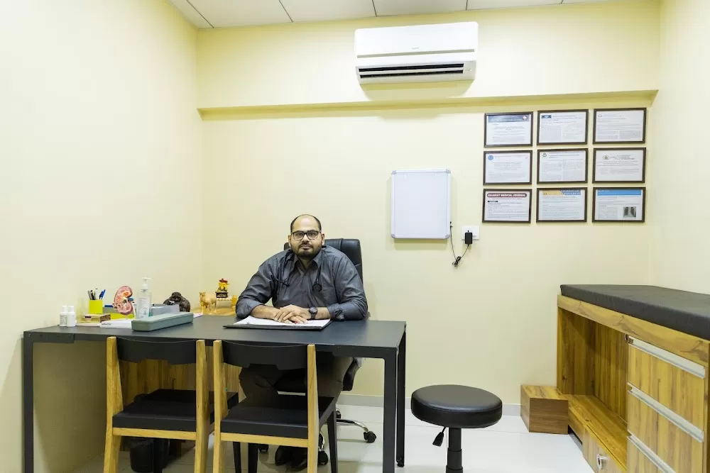 Dr Chinmaye Sapre Nephrologist (Paradigm Healthcare) | Nephrologist In Vadodara | Kidney Specialist In Vadodara - Photo 2
