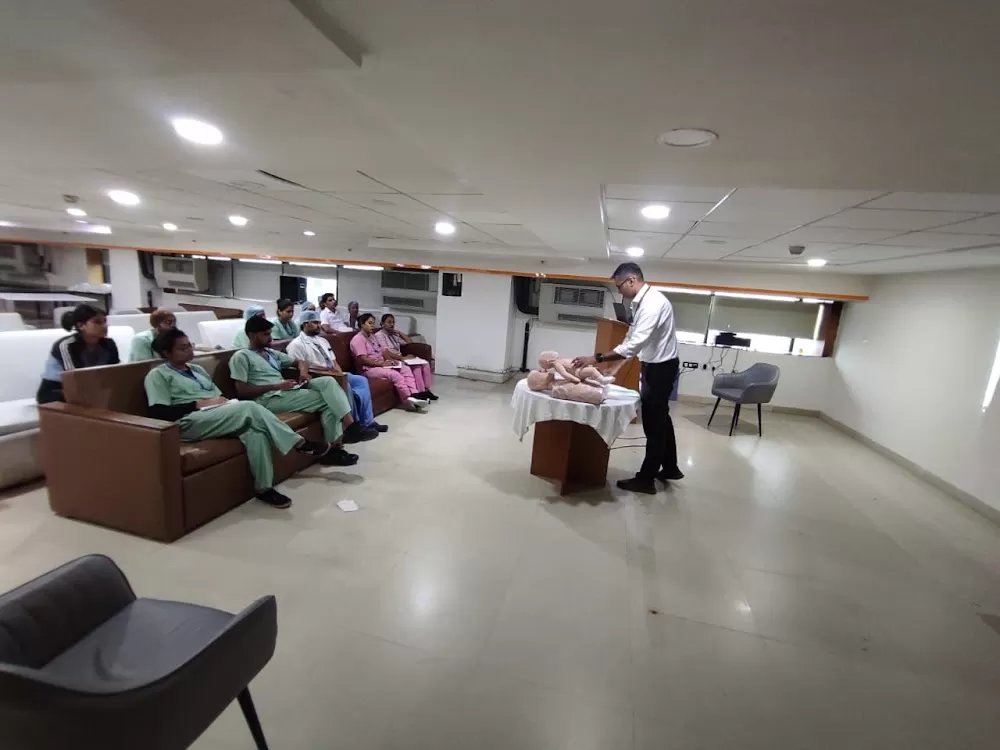 Dr. (Lt Cdr) Yogesh Khurana - Prarambh Family Clinic - Photo 5