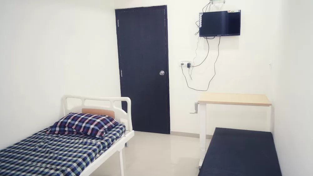Sanidhya Orthopaedics Hospital (Treatment center of Bone Fracture, Arthritis, Backpain,Sports Injuries & Joint Replacement) - Photo 8