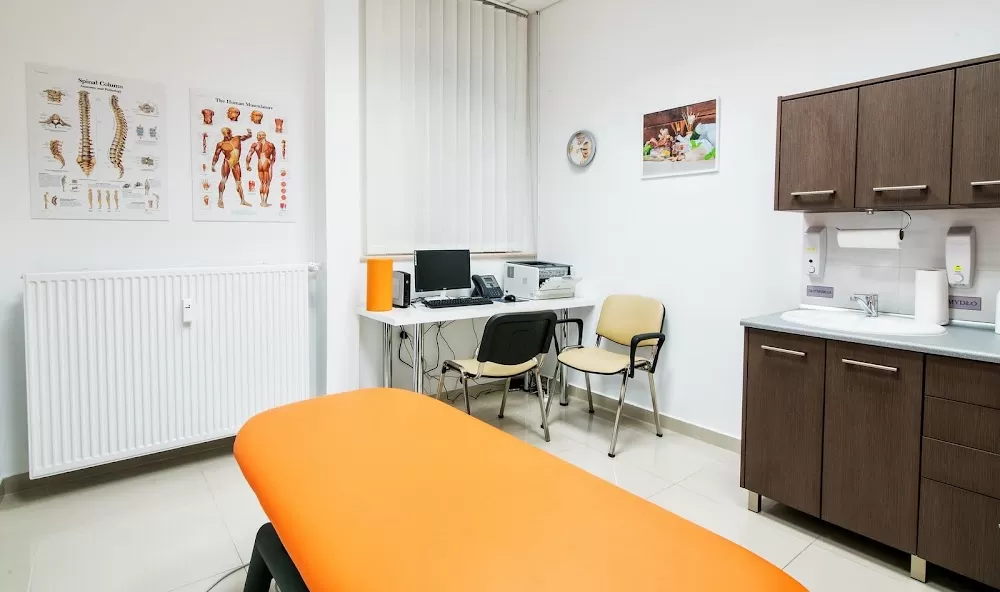 Rodzinna Medical Center - Photo 2