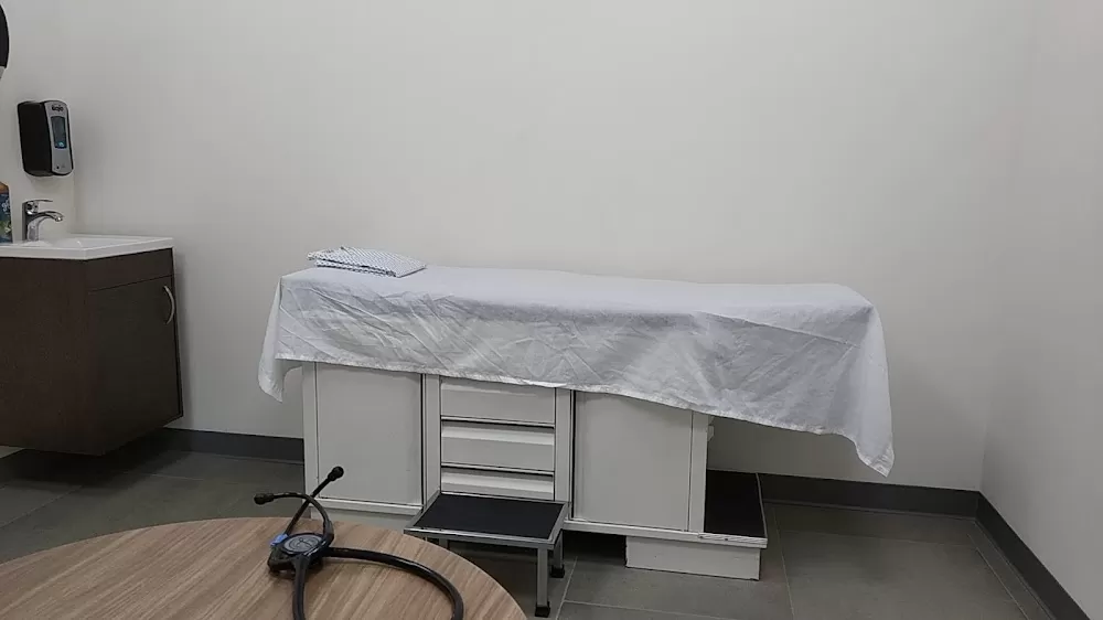St. Joseph Clinica Especializada En Accidentes - Photo 4