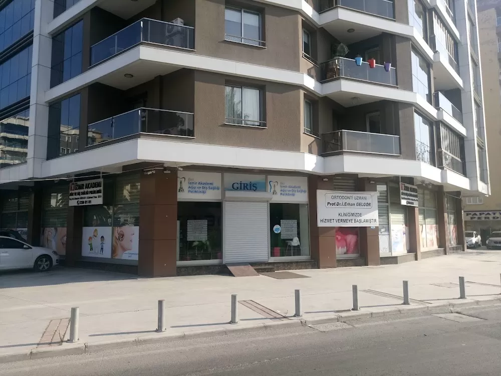 Private Izmir Academy oral health Clinic - Photo 6