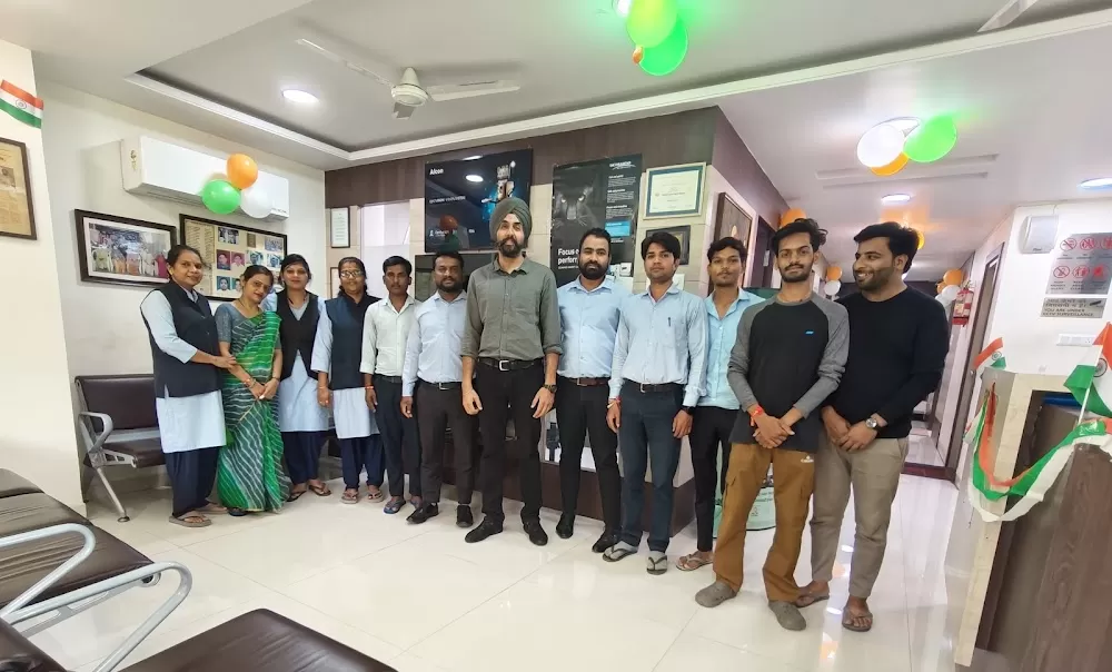 Hi-Tech Eye Care and Laser Centre - Photo 3
