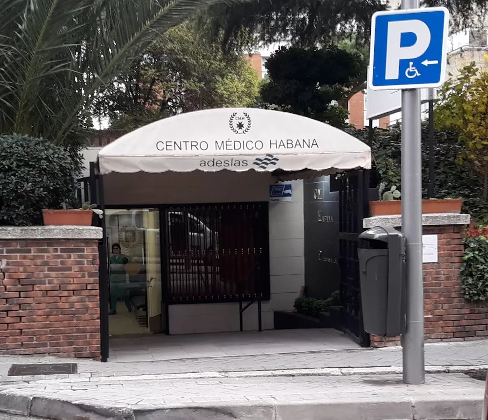 Centro Medico Habana - Photo 8