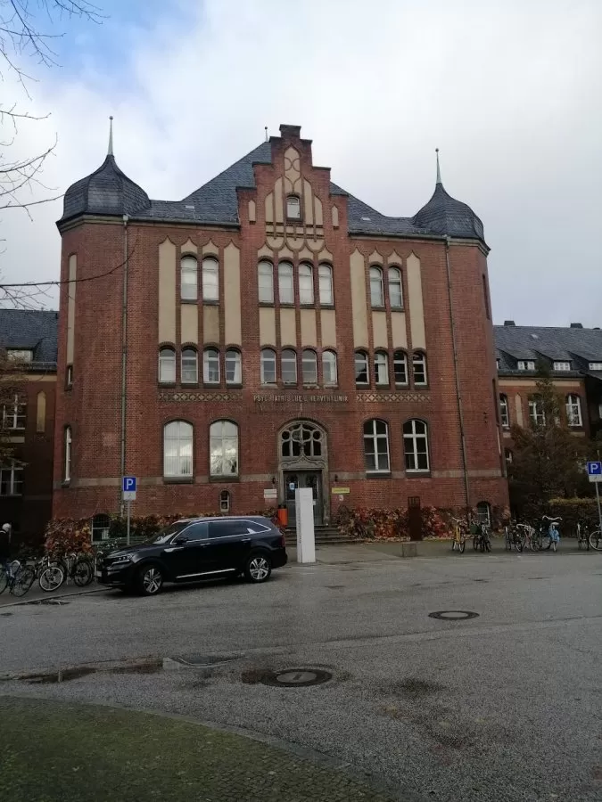 Charité Campus Mitte Med. Klinik - Psychosomatik u. Psychotherapie - Photo 2