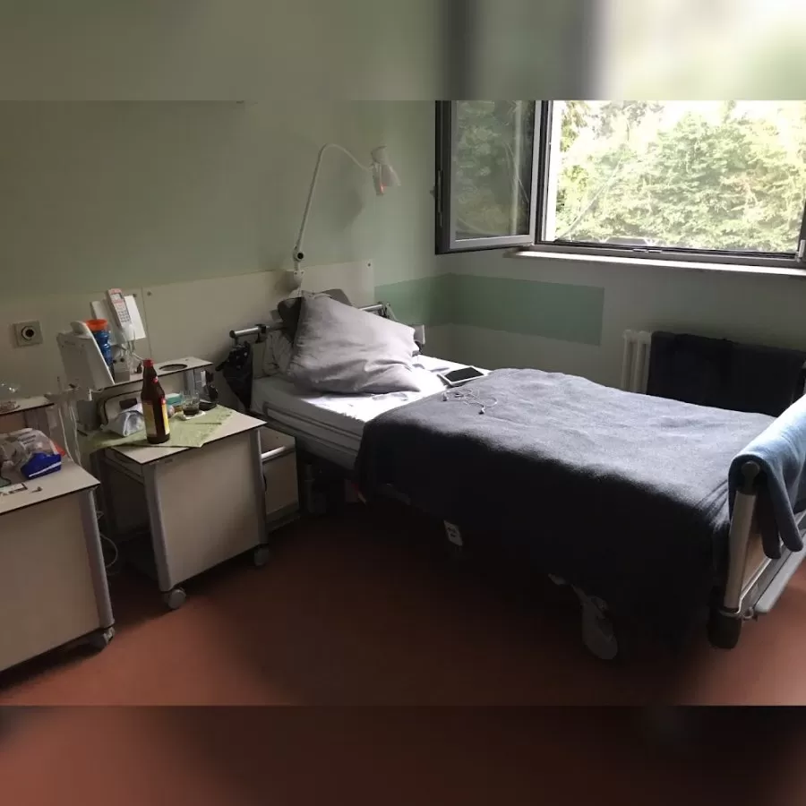 Kliniken im Theodor-Wenzel-Werk - Photo 1