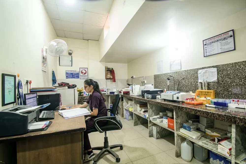 SNM hospital - Photo 8