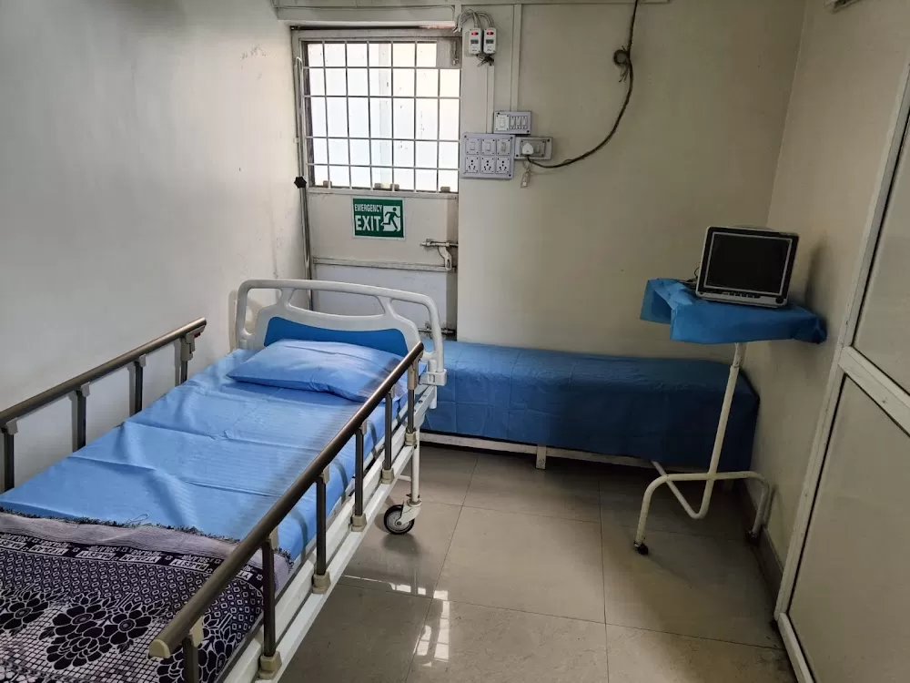Matruseva Hospital| मातृ सेवा हॉस्पिटल | Dr. Yash Shah Orthopaedic| Dr. Kishore Shah Gynaecologist| Dr. Swati Shah ENT - Photo 3