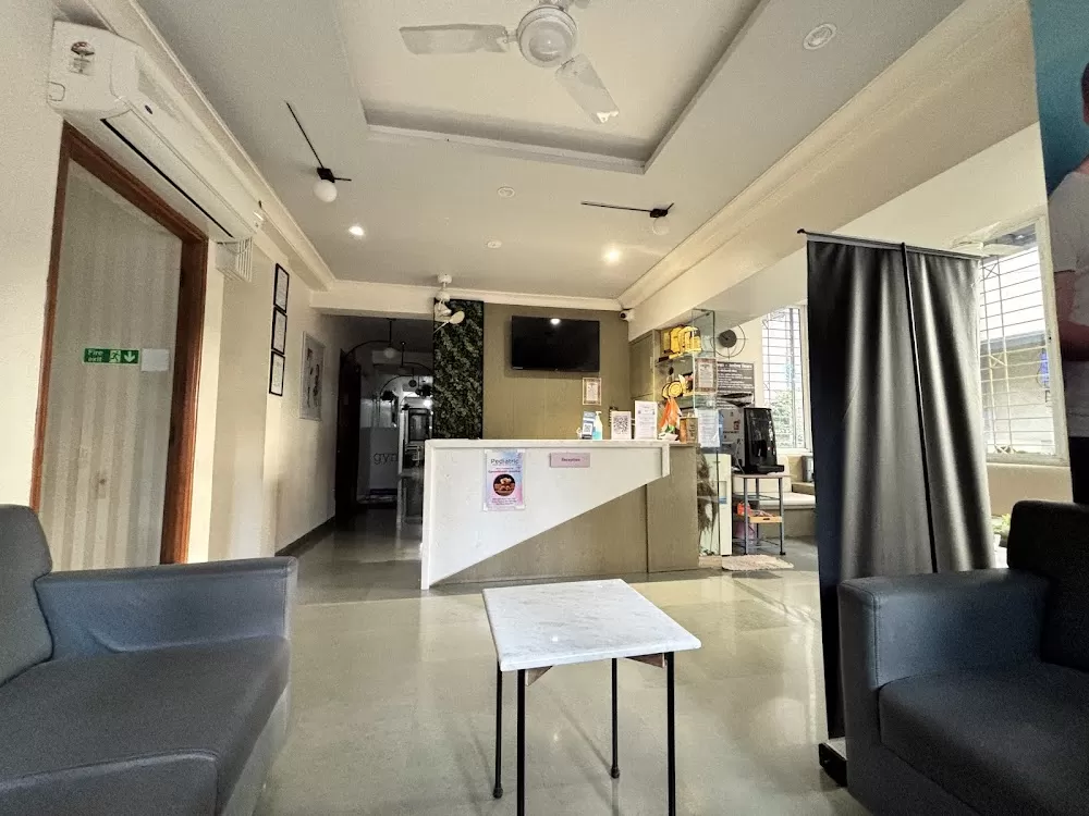 Gynaeworld hospital - 4K + 3D Laparoscopy & IVF Center - Dr. Kishore Pandit - Photo 2