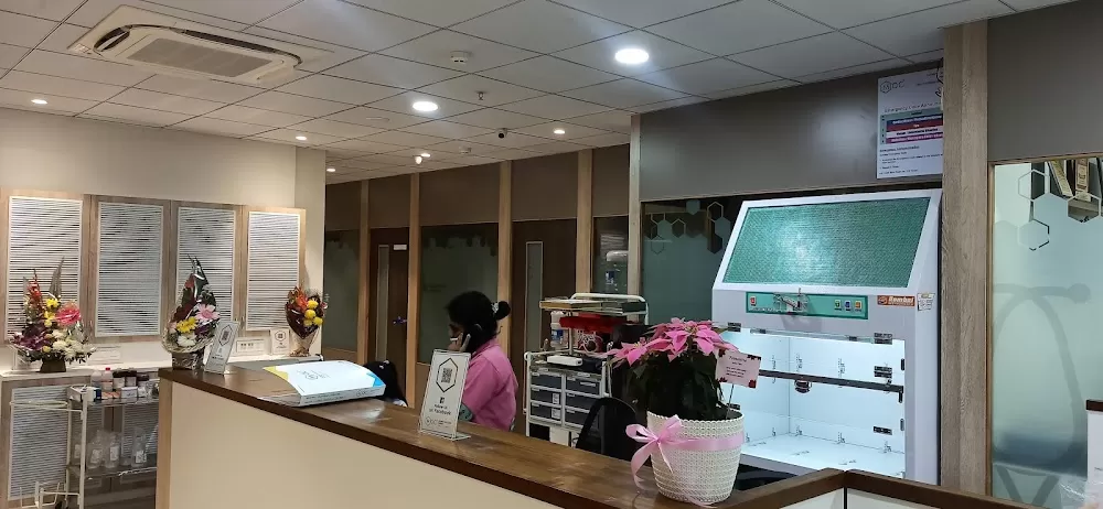 Dr Mangesh Mekha - (MOC Shivaji Nagar) M | O | C Cancer Care & Research Centre | Oncologist and Hematologist - Photo 8