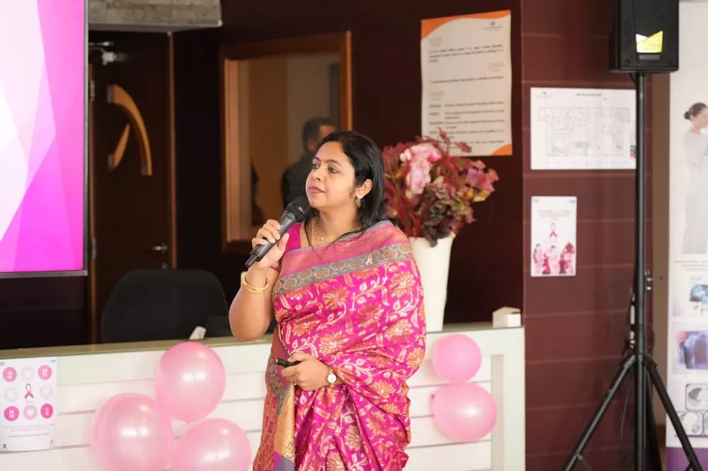 Dr. Priyadarshini Lingaraj - Laproscopic Surgeon, Obstetrician & Gynecologist |Best Doctor in ABUDHABI, UAE|Tamil| - Photo 4