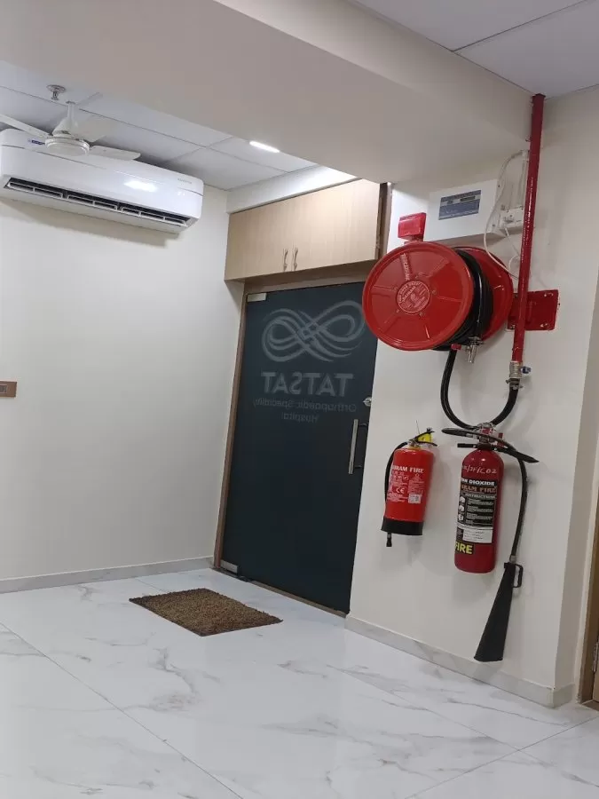 𝗧𝗮𝘁𝘀𝗮𝘁 𝗢𝗿𝘁𝗵𝗼𝗽𝗲𝗮𝗱𝗶𝗰 𝗦𝗽𝗲𝗰𝗶𝗮𝗹𝗶𝘁𝘆 𝗛𝗼𝘀𝗽𝗶𝘁𝗮𝗹 - Joint Replacement Hospital in Satelitte Ahmedabad - Photo 8