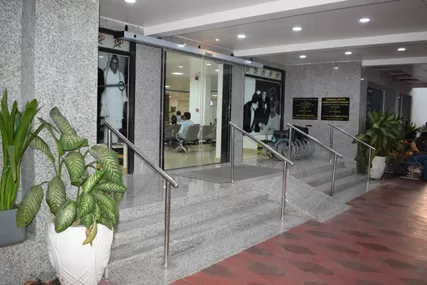 Frontier Lifeline Hospital - Photo 6