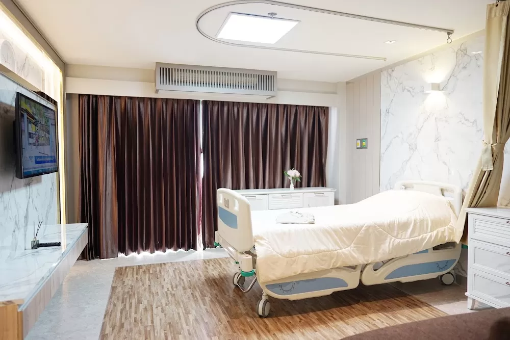 Bangmod Hospital - Photo 2