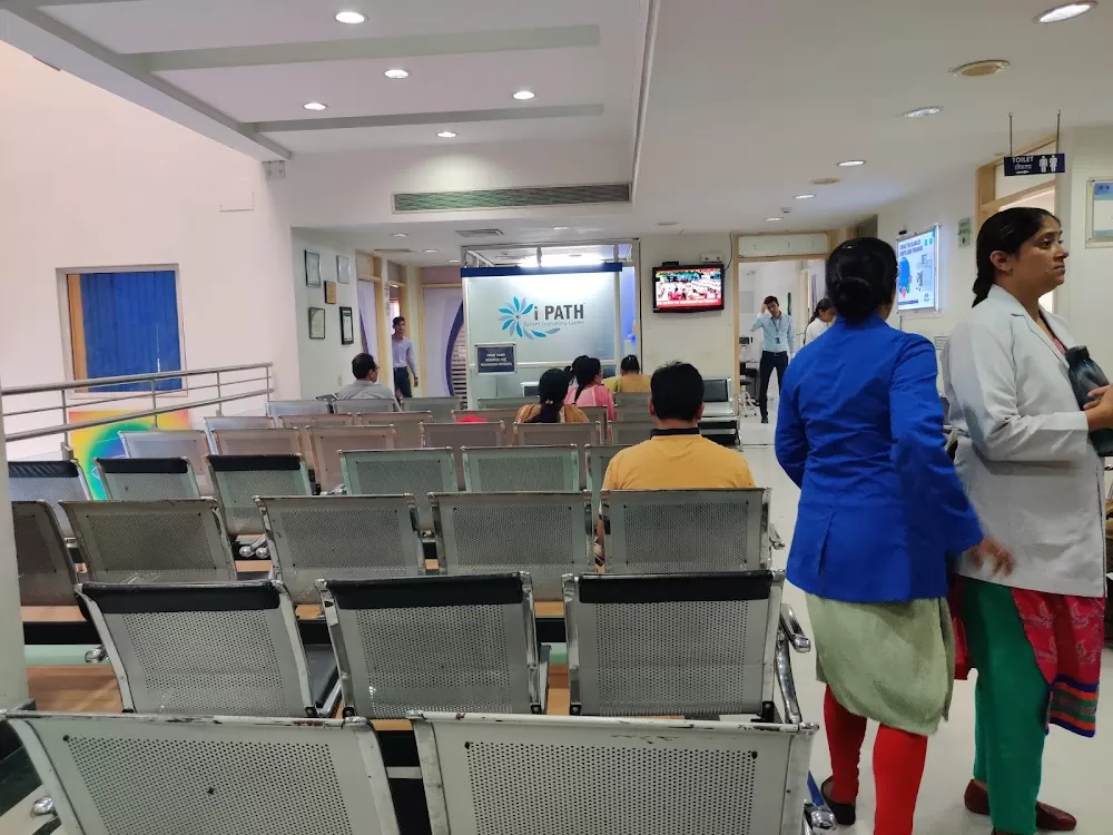 CENTRE FOR SIGHT EYE HOSPITAL | SAFDARJUNG ENCLAVE - NEW DELHI - Photo 3