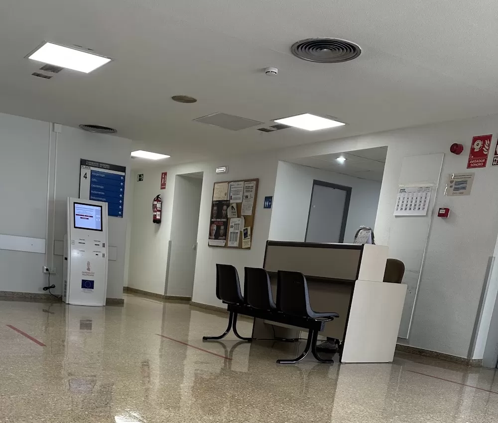 Centre d'Especialitats Monteolivete - Photo 2