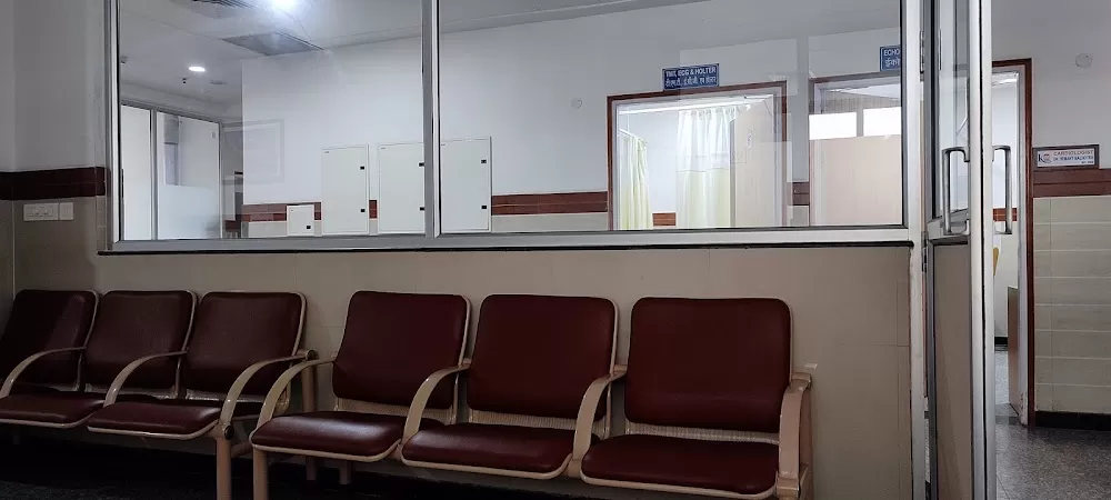 Kailash Hospital & Neuro Institute - Photo 8