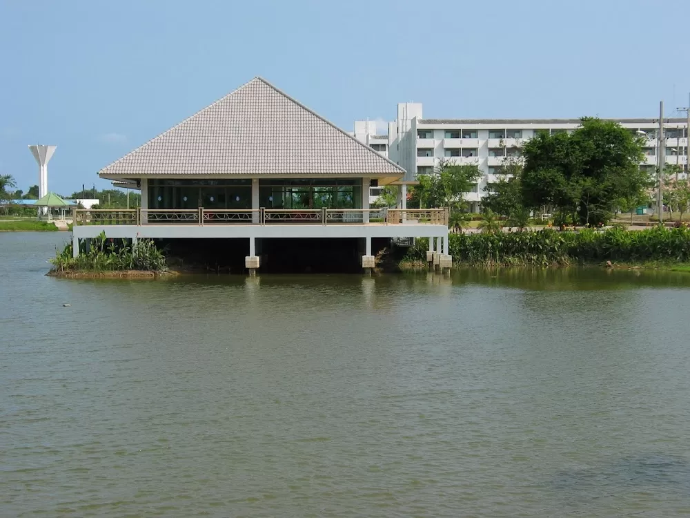 SOMDECH PHRA NANGCHAO SIRIKIT HOSPITAL - Photo 8