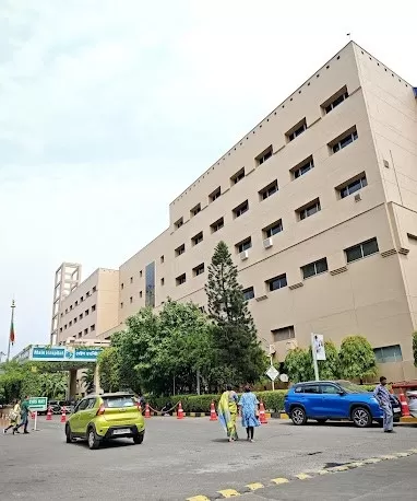 Best Pulmonologist - Dr. Suresh | Apollo Hospitals | Kolkata - Photo 3