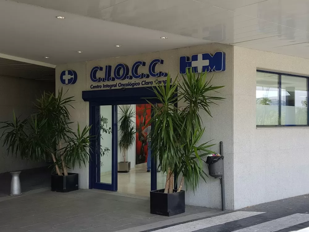 Comprehensive Cancer Center CLARA CAMPAL - Photo 1