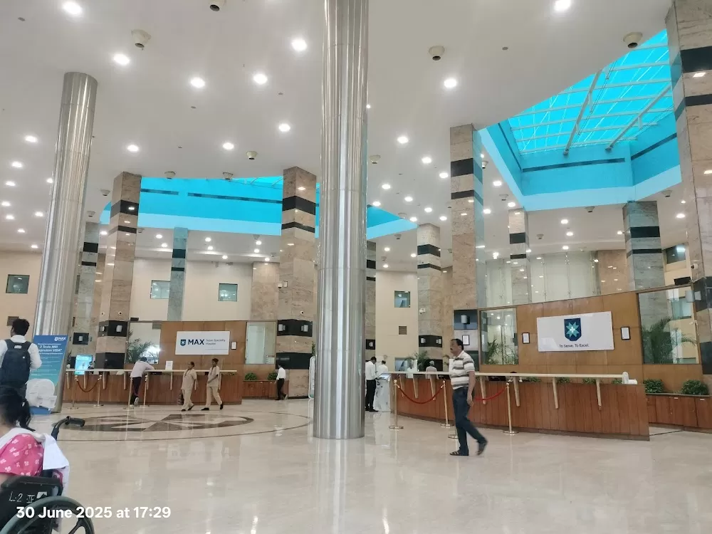 Max Super Speciality Hospital Lucknow - Photo 1