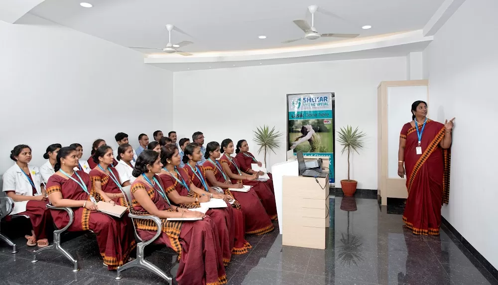 Shekar Eye Hospital - Photo 8