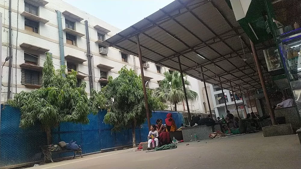 Kalawati Saran Children's Hospital - Photo 7