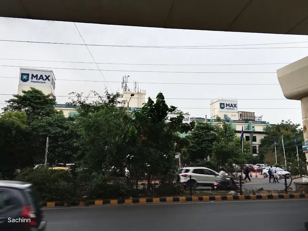 Max Institute of Cancer Care, Gurgaon - Photo 5